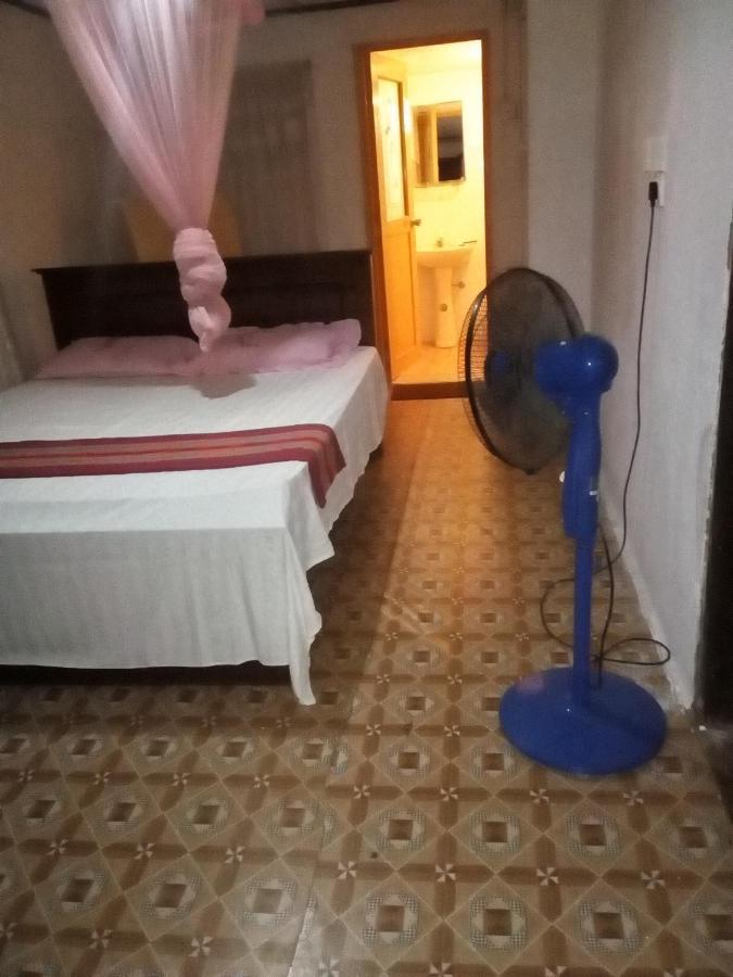 Thevindu Guest & Redmud Resturent Banduramulla Εξωτερικό φωτογραφία